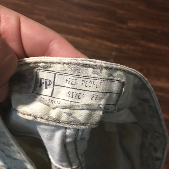 Free People Snake Print‎ Jeans - Picture 5 of 6